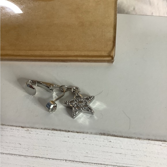 Clip-On Belly Button Ring - Picture 4 of 4